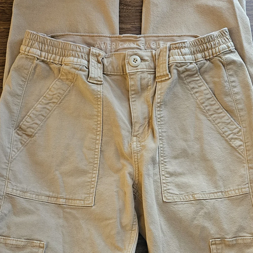 American Eagle Outfitters Tan Cargo Pants - Picture 2 of 6